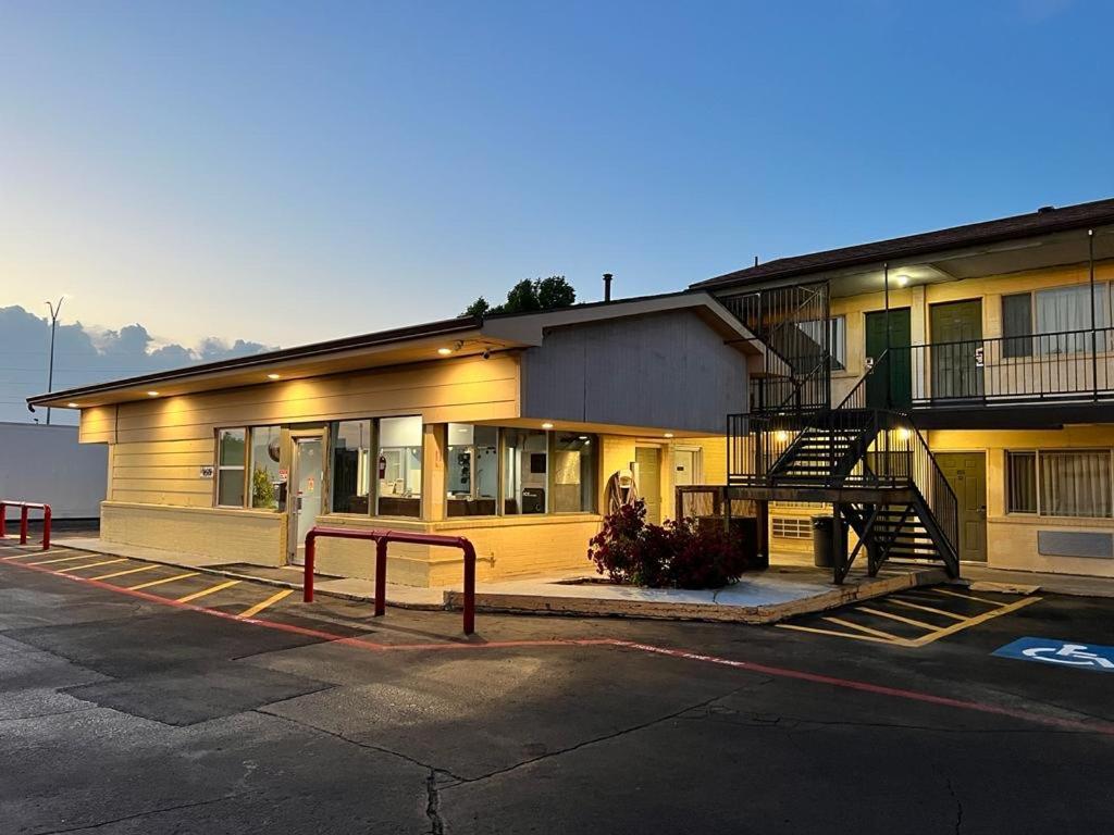 Budget Inn & Suites 애머릴로 외부 사진